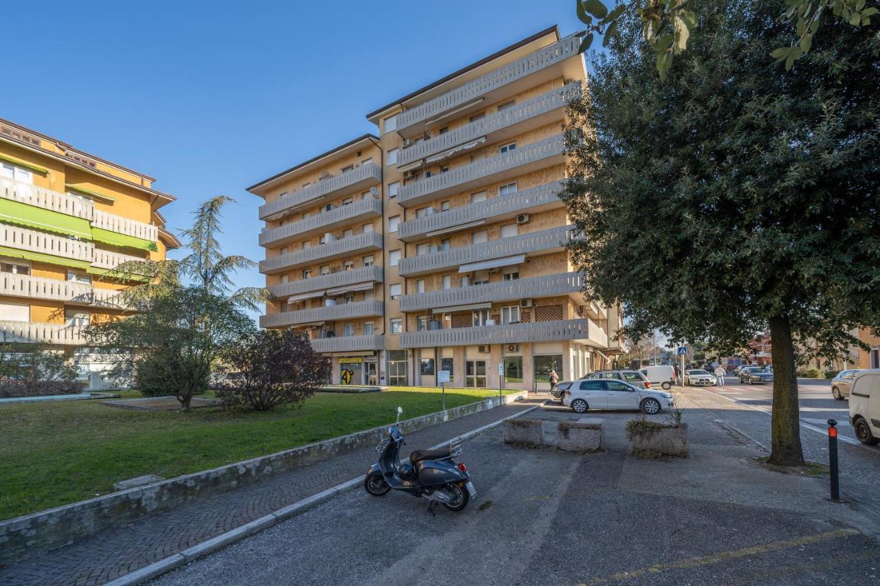 Zia Dina Apt - With Balcony Apartment Pasian di Prato Bagian luar foto